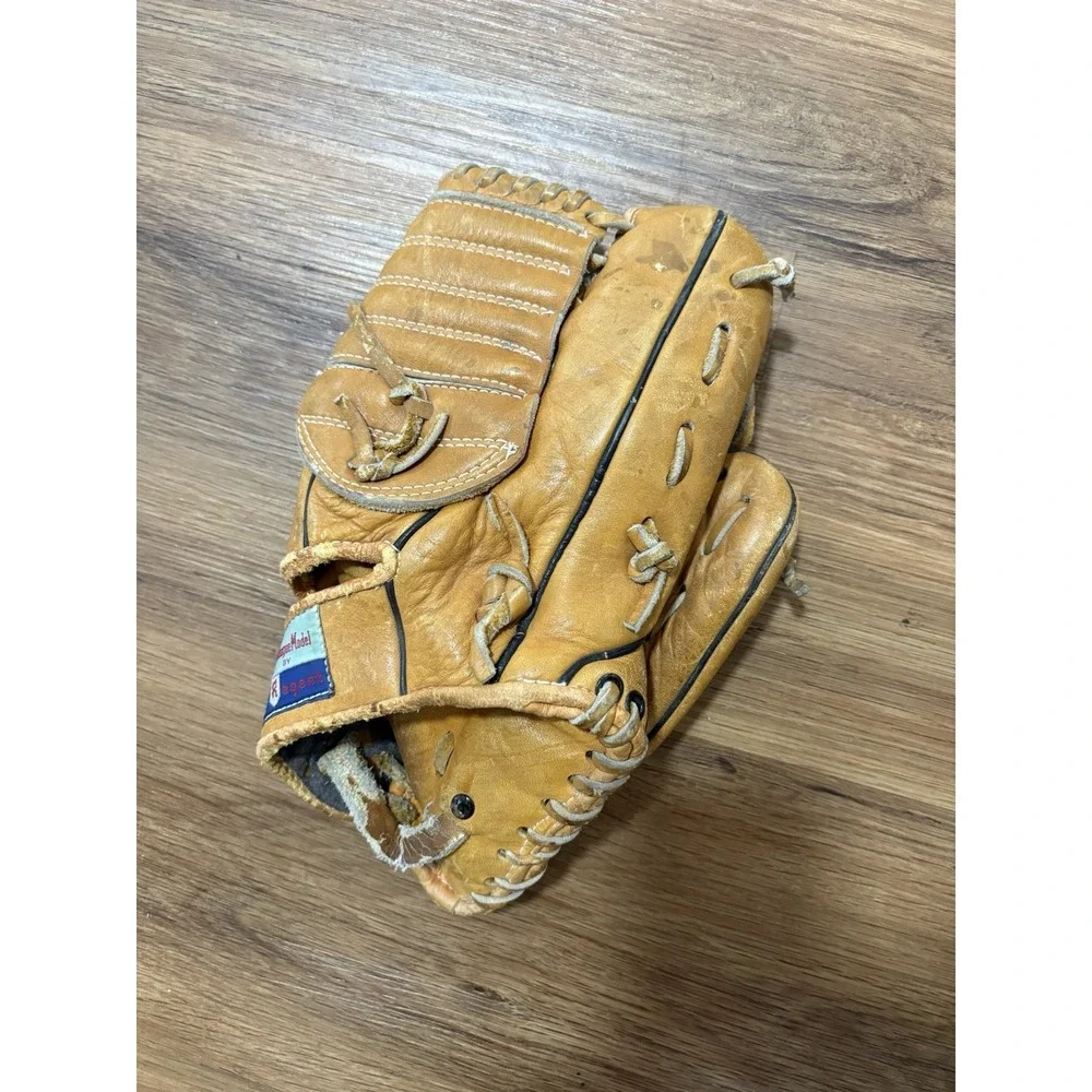 Vintage Regent Major League Model Leather Baseball Glove Brown Youth Mitt